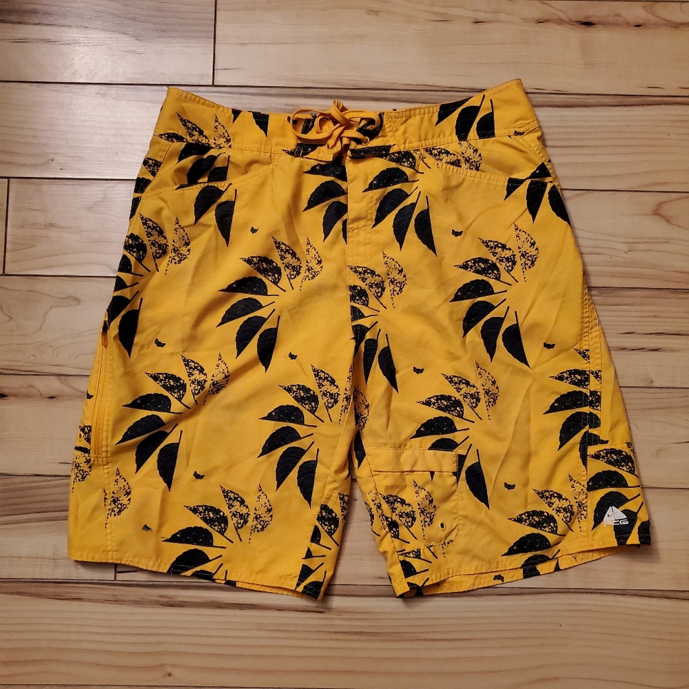 Nike ACG Board Shorts Mens Size 36 Leaf Pattern Rare Nike ACG Swim Trunks Sz 36